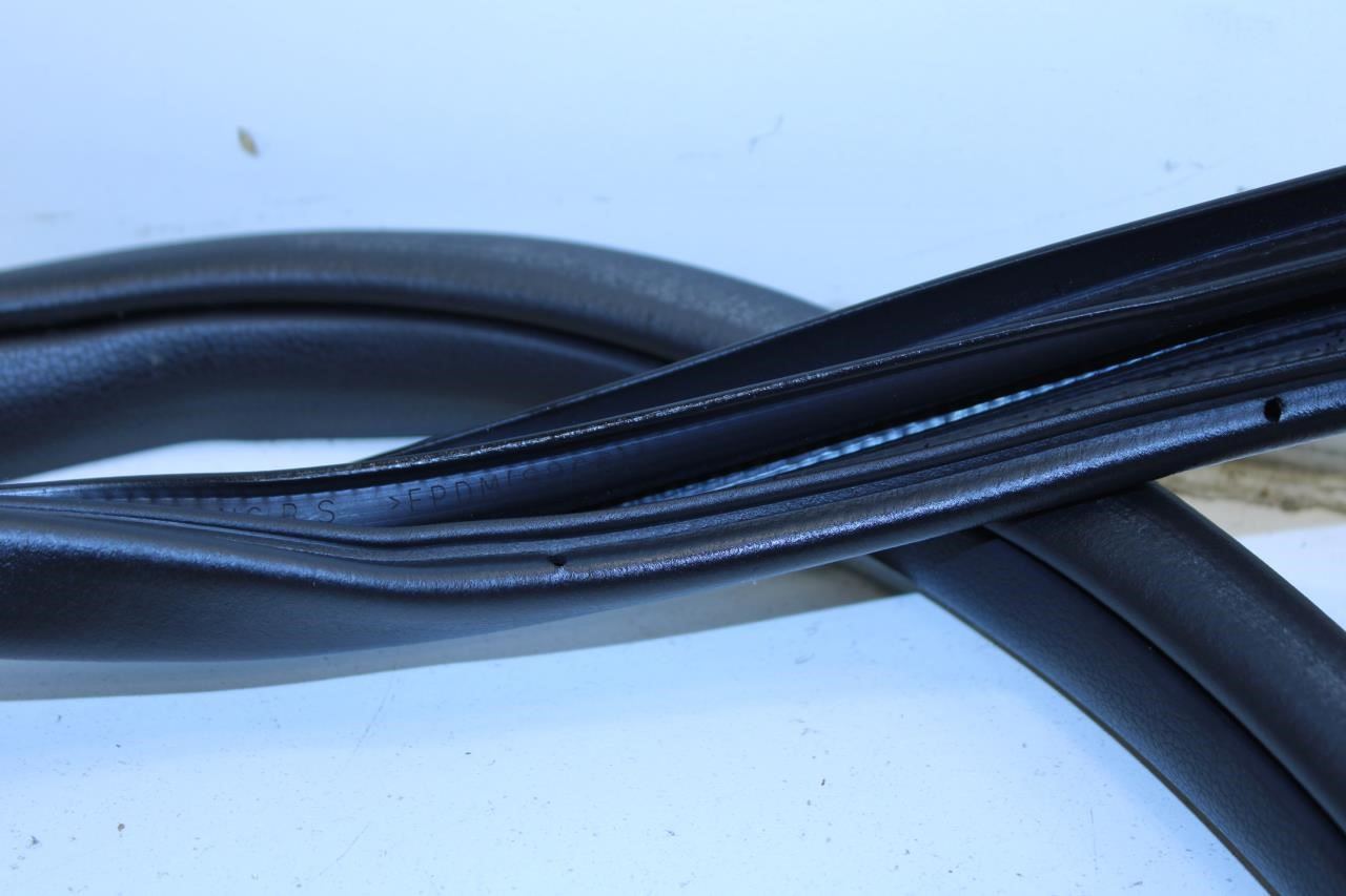 2018-2023 Kia Stinger GT1 Front Right Door Weatherstrip On Body 82120-J5000 OEM - Alshned Auto Parts