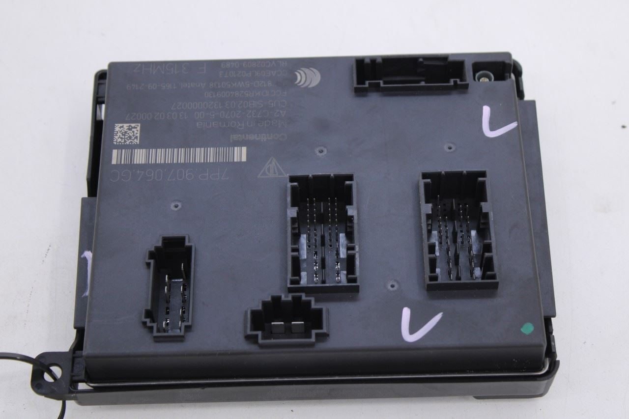 2011-2018 Porsche Cayenne S Front Body Computer Control Module BCM 7PP907064GC2