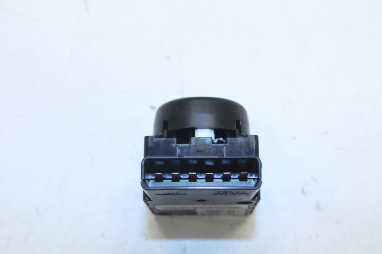 2017-20 Maserati Ghibli Front Right Side Power Seat Adjustment Switch 673000296 - Alshned Auto Parts