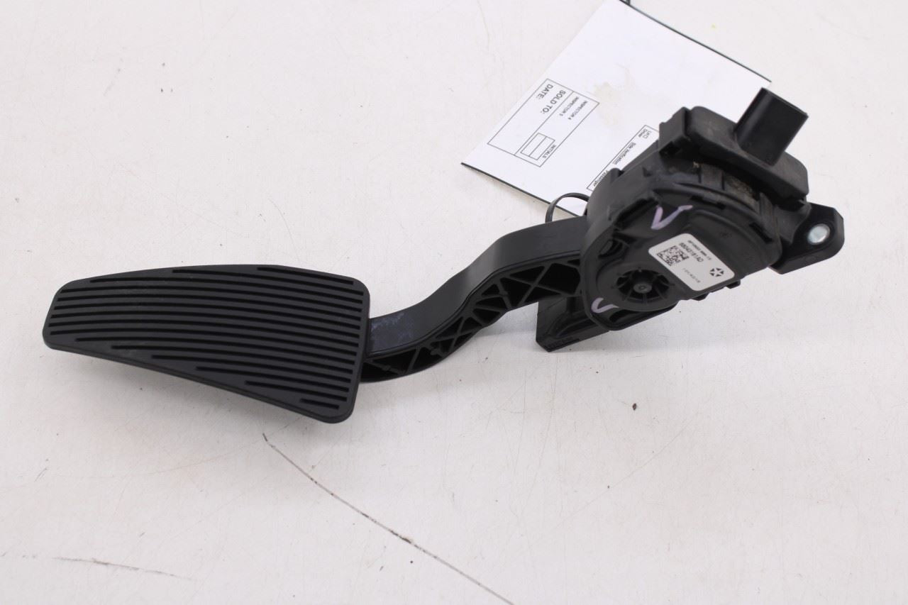 14-24 Ram 1500 Classic Quad Cab Accelerator Throttle Gas Pedal Sensor 68043161AD3