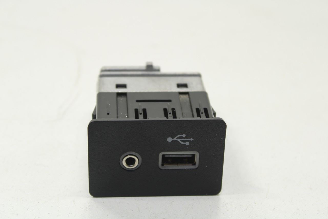 18-22 Nissan Rogue Sport SL Dashboard Lower Auxiliary AUX Jack Port w/ USB Port - Alshned Auto Parts