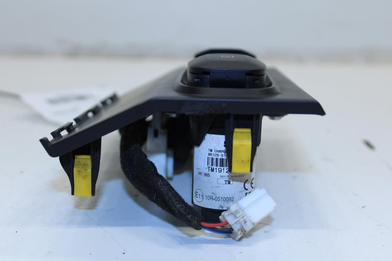 19-20 Hyundai Santa Fe Center Console Tray w/ USB Port and Outlet 84630-S2000-4X - Alshned Auto Parts