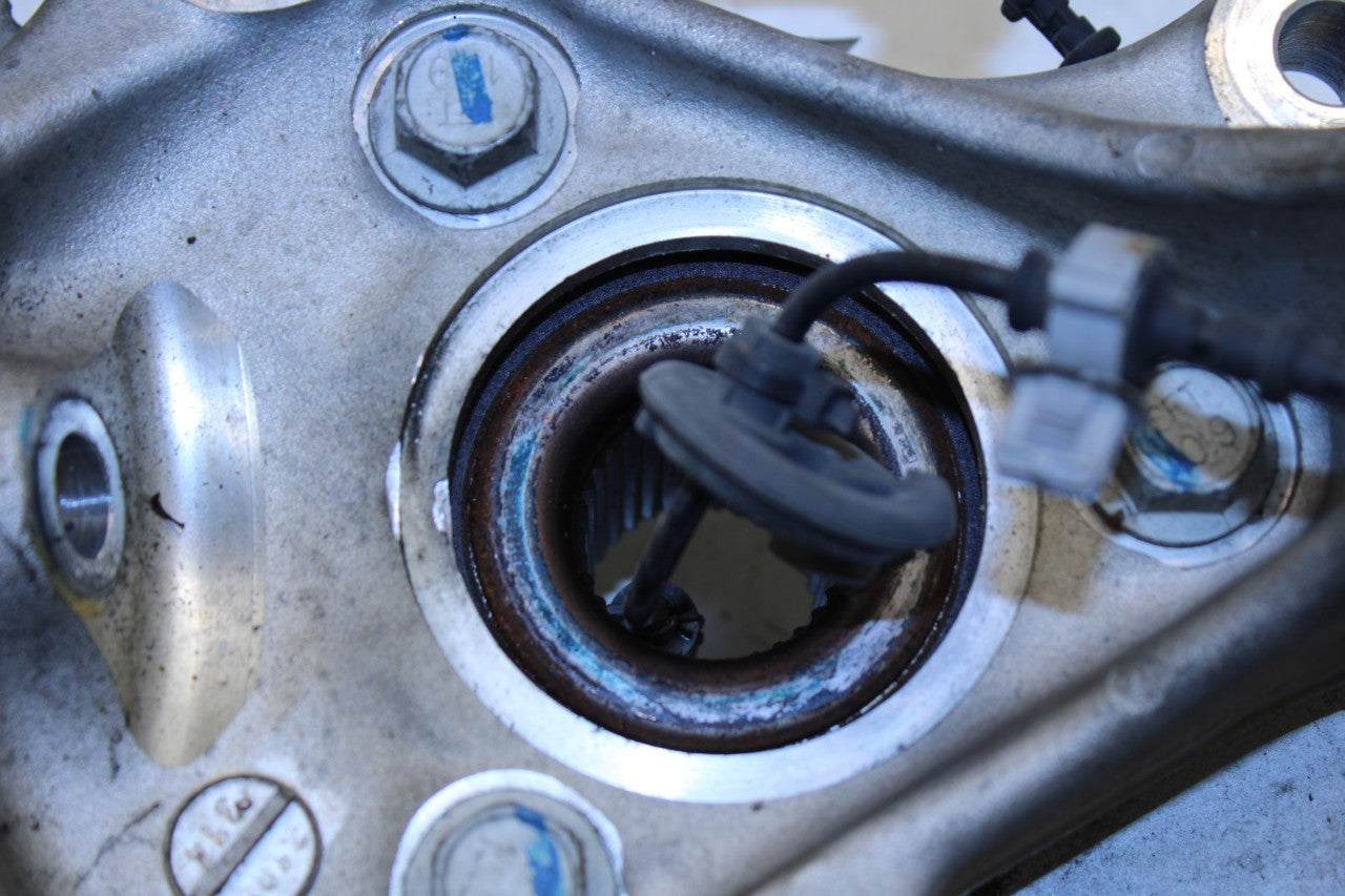 2019-2024 Chevrolet Blazer 2LT Front Right Side Spindle Knuckle Hub 84560118 OEM - Alshned Auto Parts