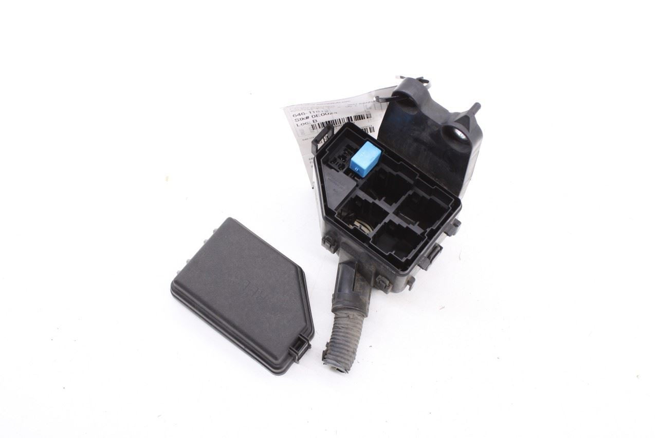 2016-2018 Toyota Sienna LE 3.5L FWD Engine Bay Fuse Relay Box 82672-08130 OEM - Alshned Auto Parts