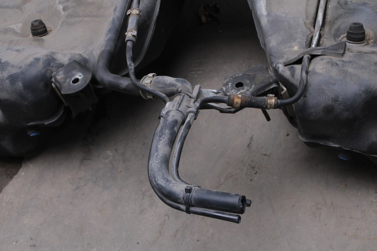 2003-2006 Mercedes-Benz E500 5.0L Fuel Gas Tank 20.6 US Gallons 2114702402 OEM - Alshned Auto Parts