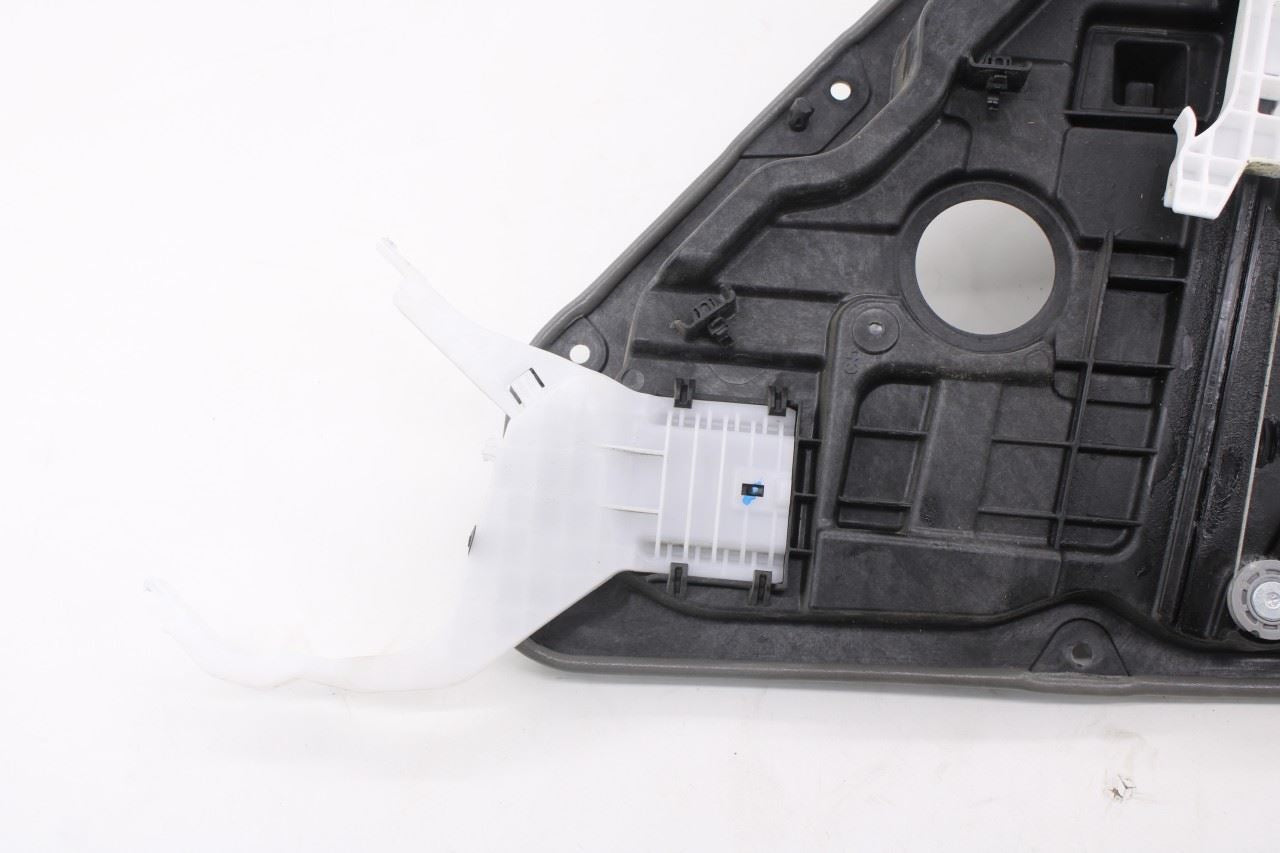 21-20 Hyundai Elantra SE RR LH Door Window Regulator w/ Carrier and Motor *ReaD*11