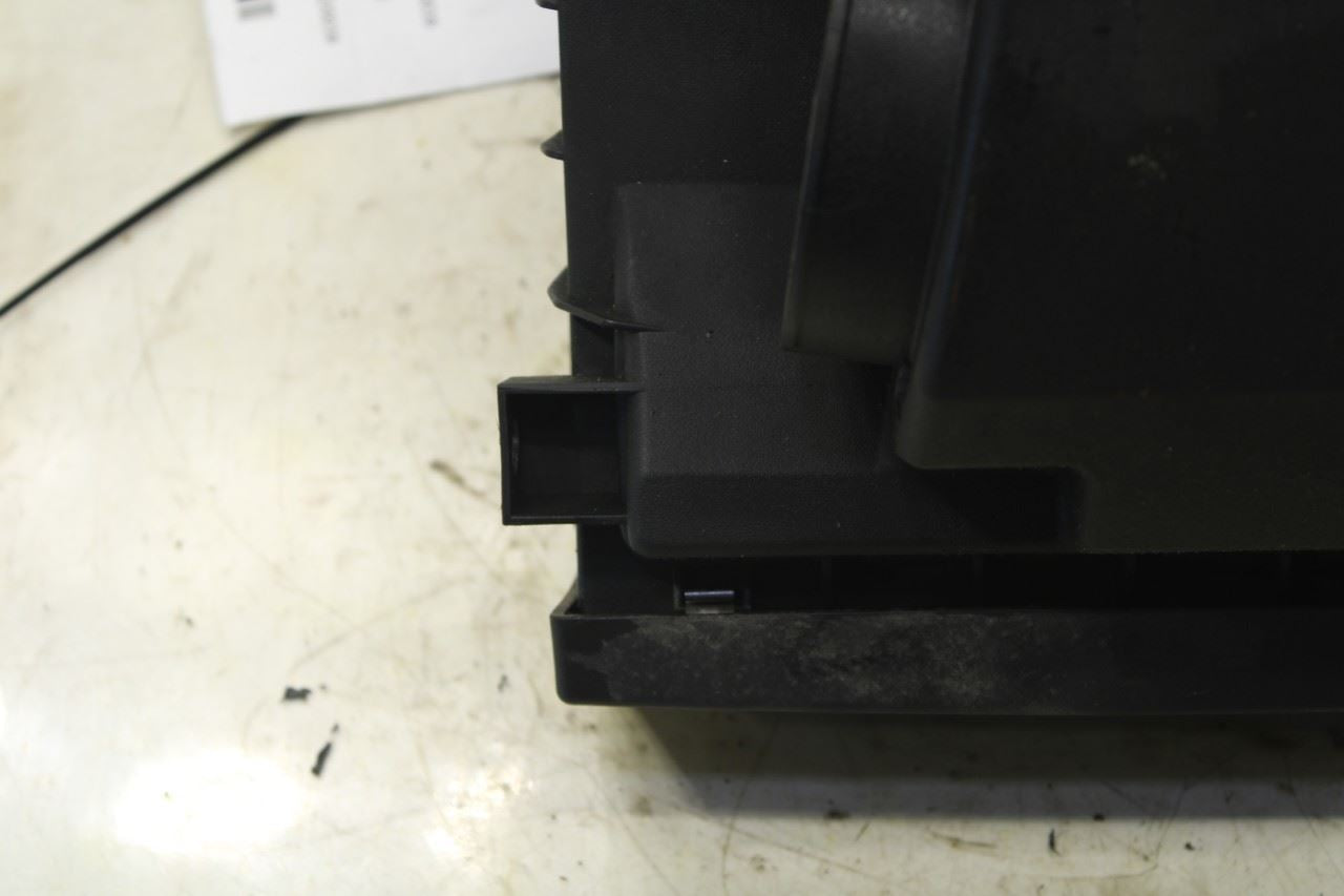 2019-2020 Kia Sorento LX 3.3L FWD Air Intake Cleaner Assembly 28110C5250 OEM - Alshned Auto Parts