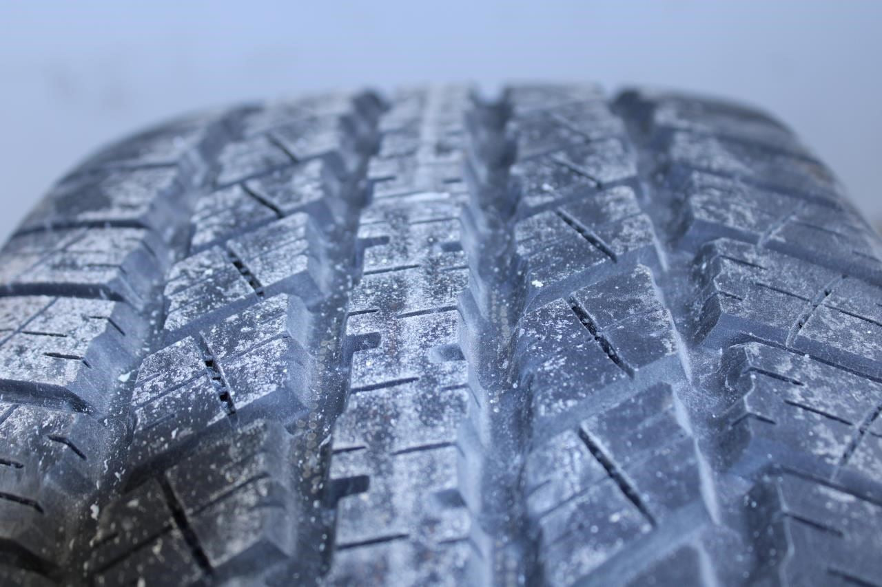 04-20 Ford F150 XL Spare Wheel Tire Goodyear Wrangler HP 255/70R18 2L7Z-1015-BA - Alshned Auto Parts