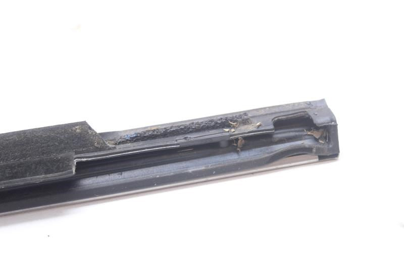17-24 Chrysler Pacifica Front Right Door Window Outside Belt Molding 68188788AG - Alshned Auto Parts