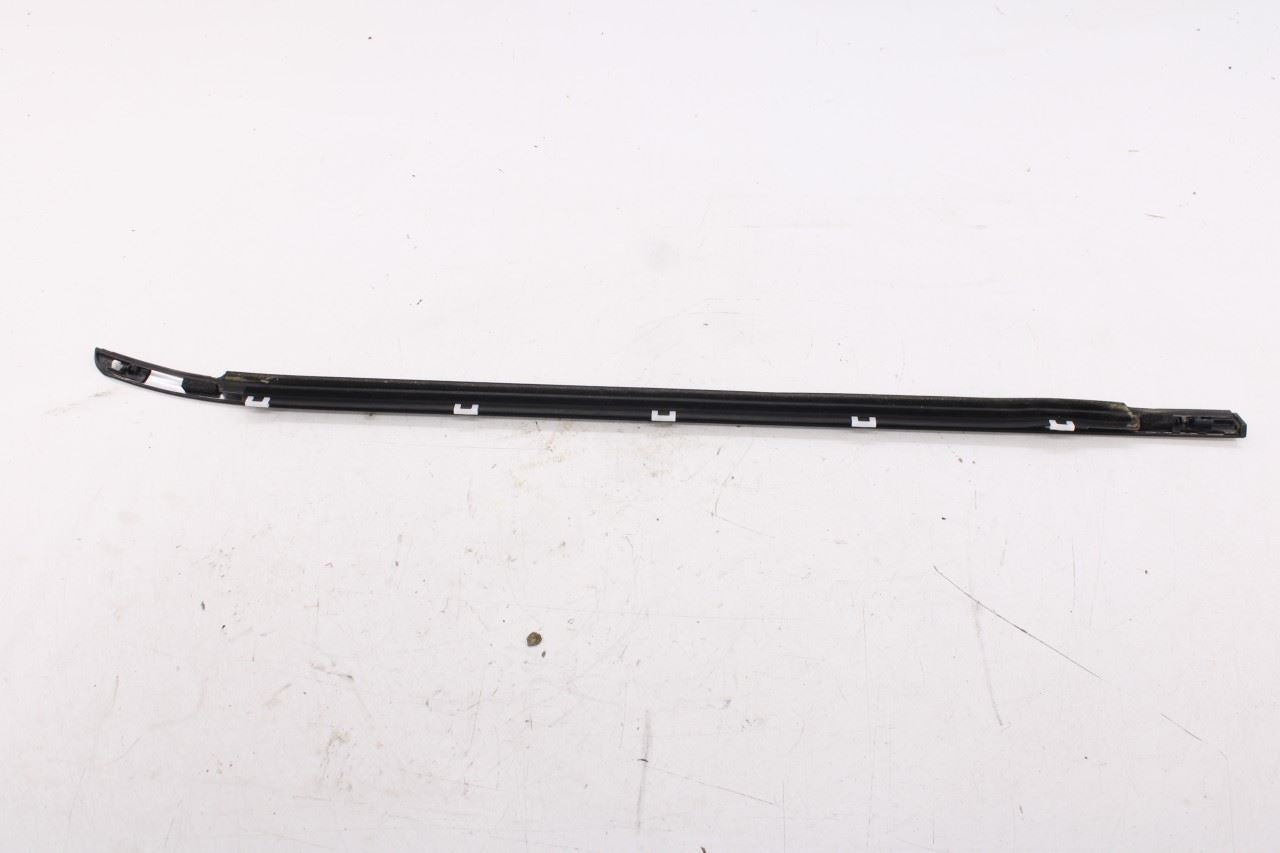 20-26 Hyundai Palisade Limited AWD Rear Left Door Molding Belt Weatherstrip Set7