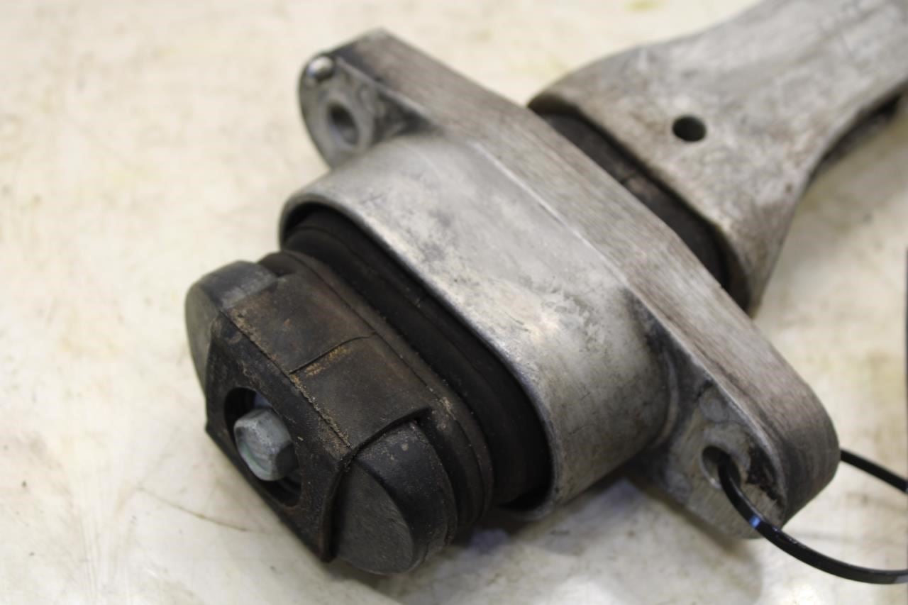 2016-2021 Hyundai Tucson Value 2.0L FWD Engine Roll Rod Torque Arm Strut Mount - Alshned Auto Parts