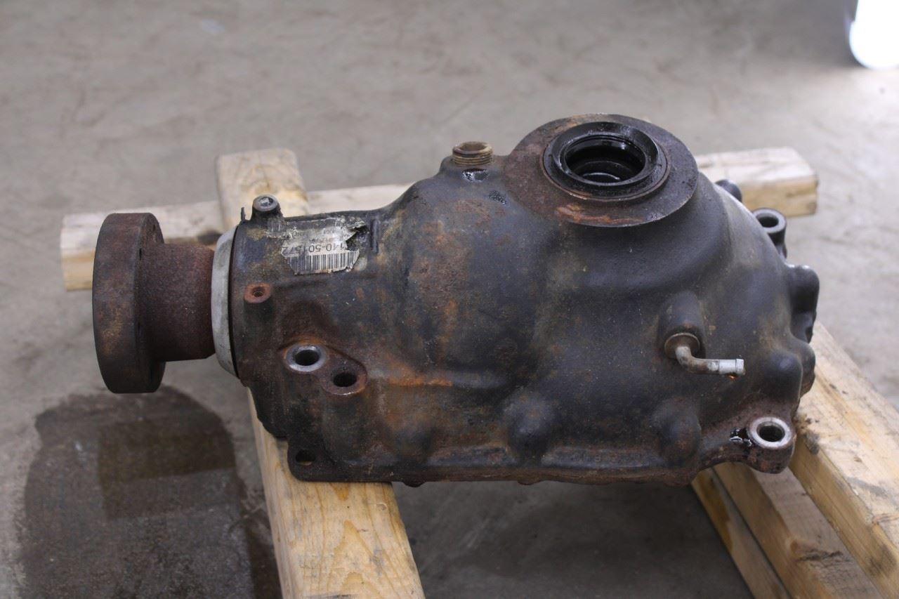 2010-12 Land Rover Range Rover HSE 5.0L 4WD Front Differential Carrier LR010798 - Alshned Auto Parts