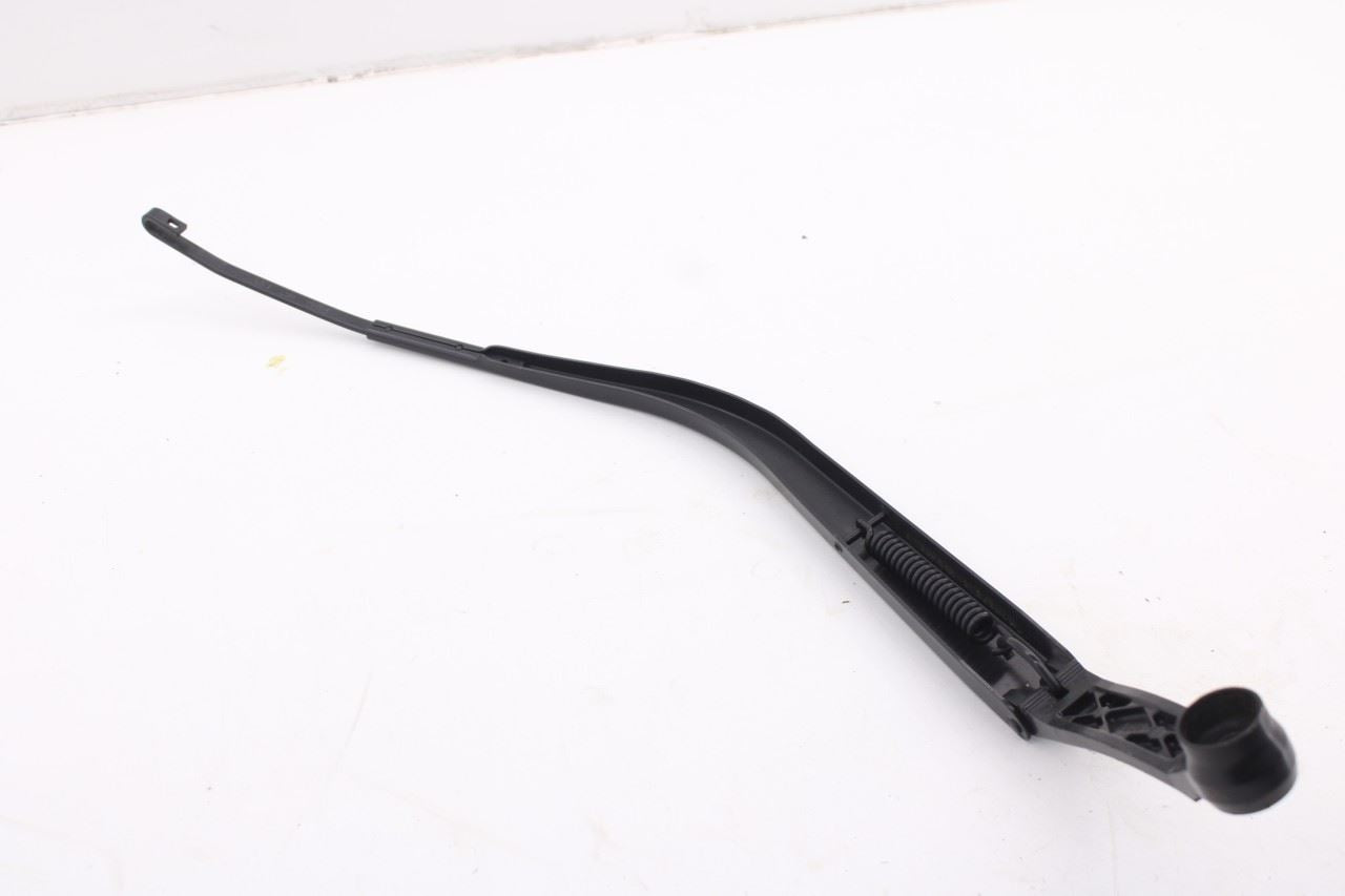 11-2025 Mitsubishi Outlander Sport SE Front Left and Right Windshield Wiper Arm4