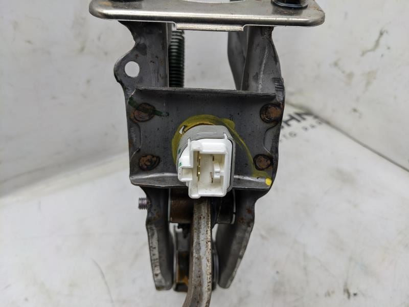 2015-2023 Toyota Tacoma SR5 3.5L Brake Pedal w/ Bracket and Stop Light Switch - Alshned Auto Parts