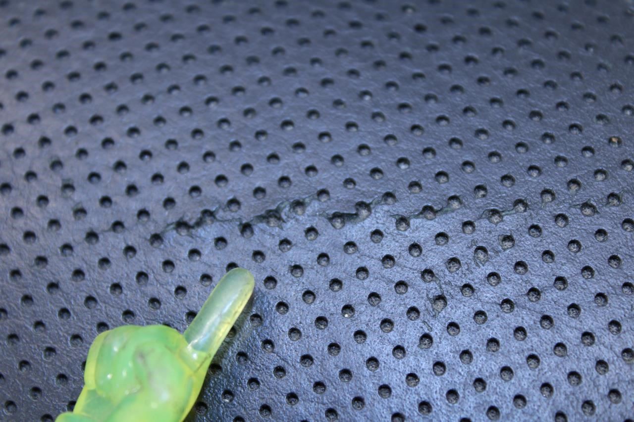 07-13 Mercedes-Benz S550 Front RH Seat Lower Frame w/ Cushion 221-910-04-80 OEM - Alshned Auto Parts