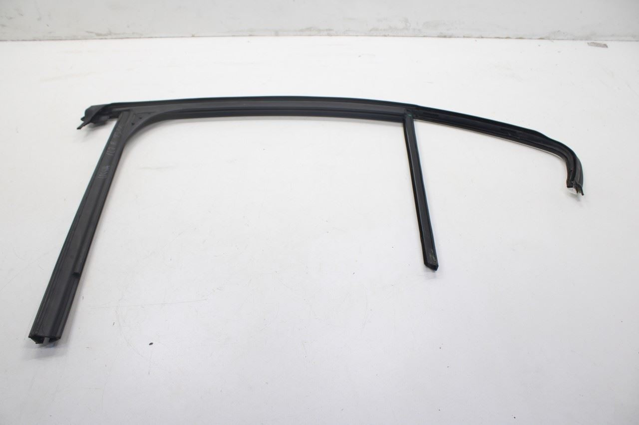 17-20 Alfa Romeo Giulia Ti RR RH Upper Door Window Weatherstrip w/ Belt Molding - Alshned Auto Parts