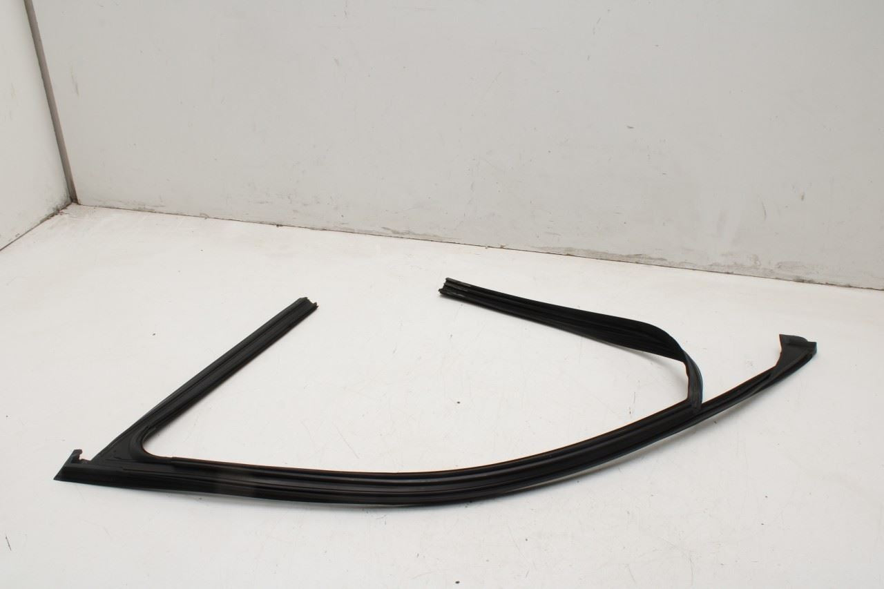 10-16 Mercedes-Benz E350 4Matic Front Right Door Run Channel w Belt Weatherstrip - Alshned Auto Parts