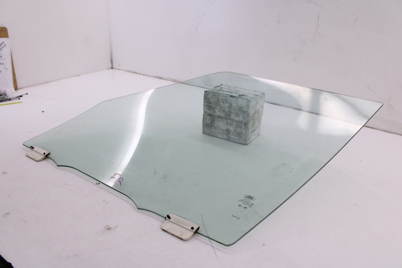 2010-2012 Land Rover Range Rover HSE Front Right Door Window Glass LR040919 OEM9