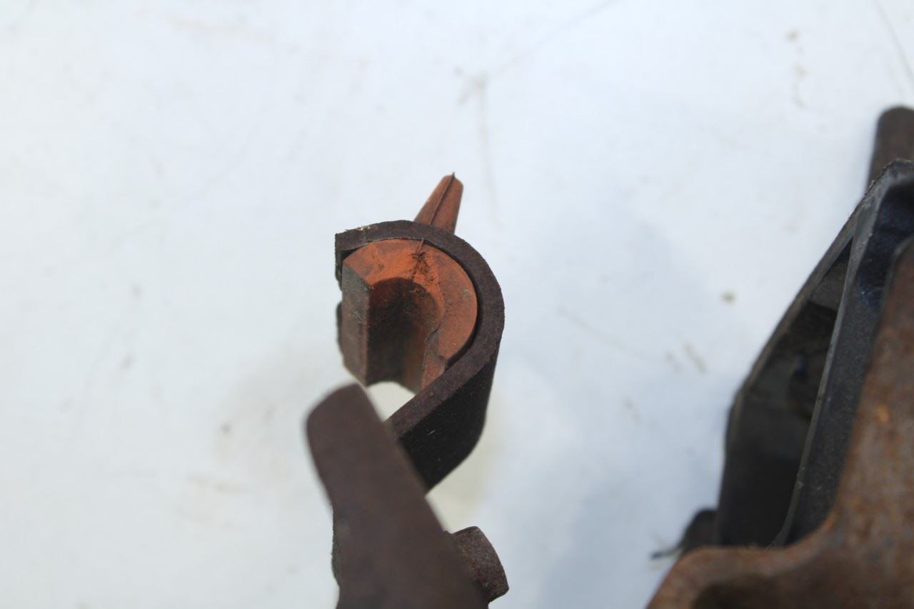 11-23 Ford F150 SuperCab Lariat 2.7L 4WD Auto Transmission Mount Support Bracket - Alshned Auto Parts
