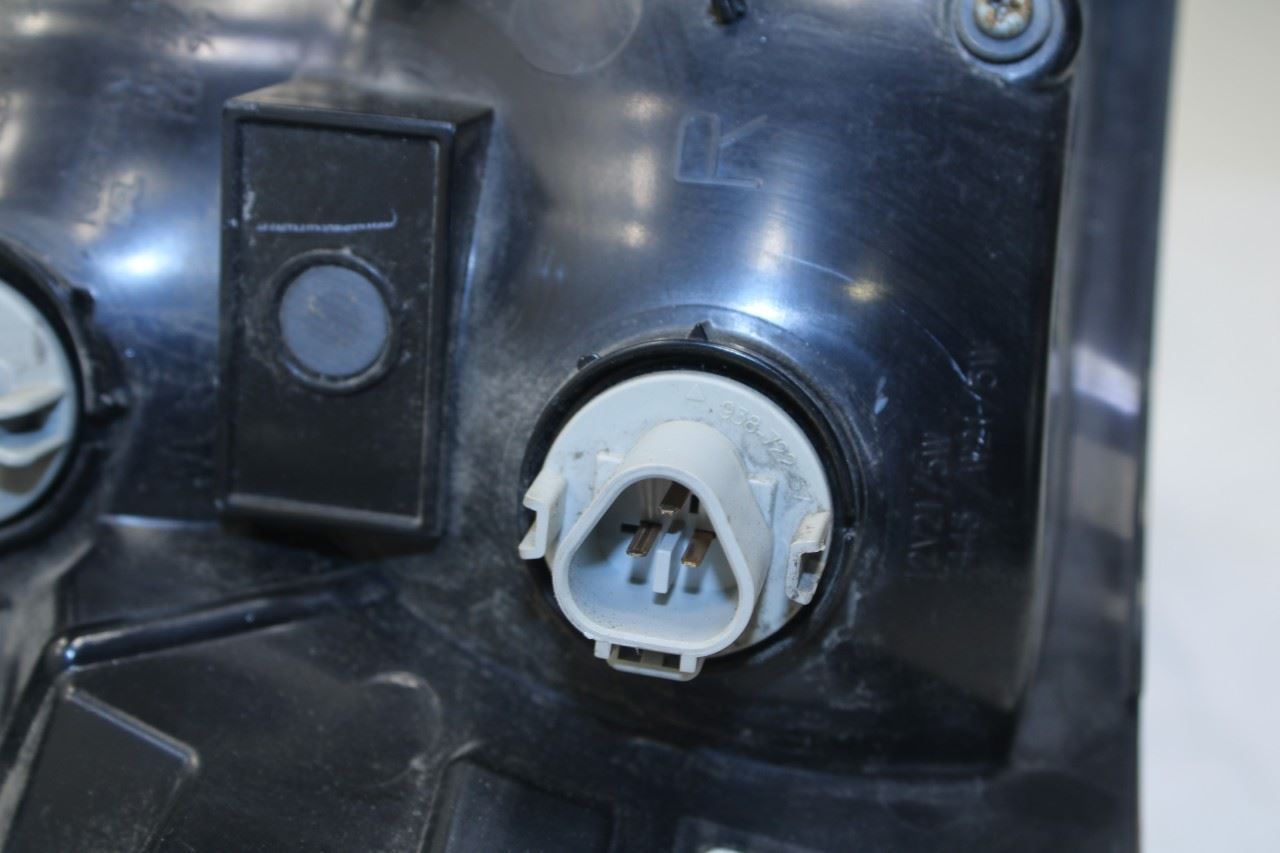 2016-2020 Nissan Pathfinder SV Rear Right Side Tail Light Lamp 26550-9PF0A OEM - Alshned Auto Parts