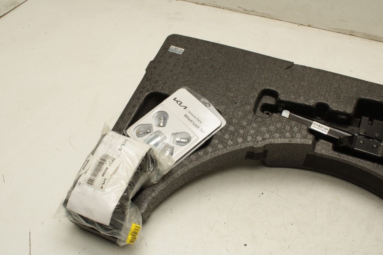 2023-25 Kia Sportage Hybrid EX 1.6L Lift Jack and Tool Kit w/ Foam Holder *ReaD* - Alshned Auto Parts