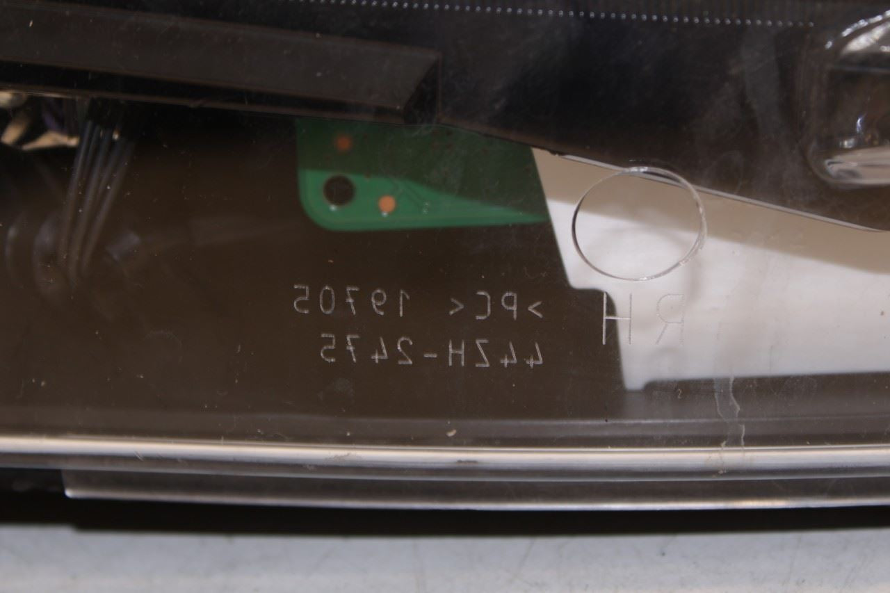 20-22 Ford Escape SEL Passenger Right Headlight Lamp LJ6B-13W029-BF *ReaD AS IS* - Alshned Auto Parts