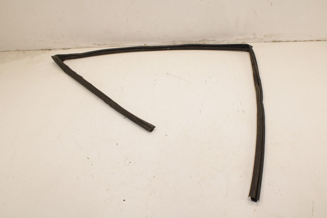 14-20 Infiniti QX60 Pure Front Right Door Run Channel w/ Belt Inner Weatherstrip - Alshned Auto Parts