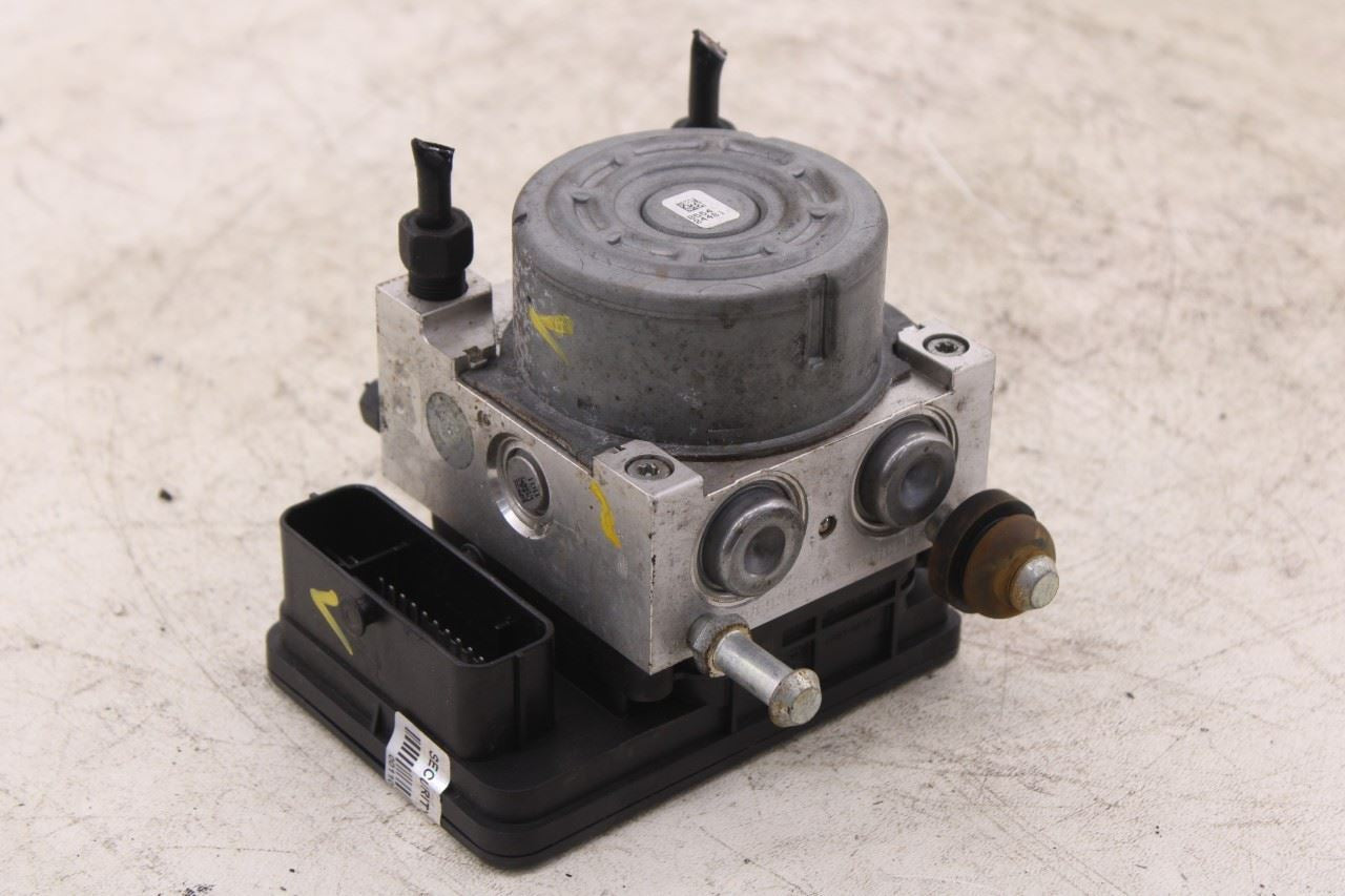 2019-2021 Hyundai Veloster 2L ABS Anti Lock Brake Pump Control Module 58900J32000