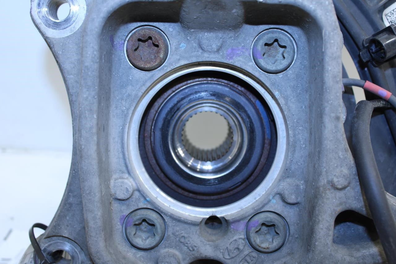 19-20 Hyundai Santa Fe AWD Front Right Side Spindle Knuckle Hub 51711-S1100 OEM - Alshned Auto Parts