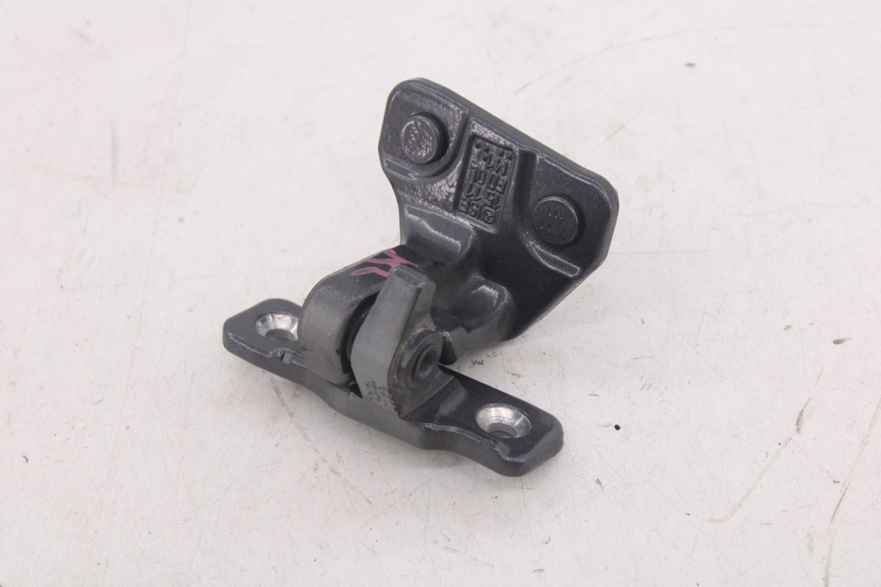 2015-21 Mercedes-Benz C300 4Matic Rear Left Side Door Hinge Upper and Lower Pair16