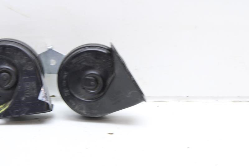 2018-2023 Ford Mustang High and Low Note Horn w/ Bracket JR3Z-13832-A OEM *ReaD* - Alshned Auto Parts