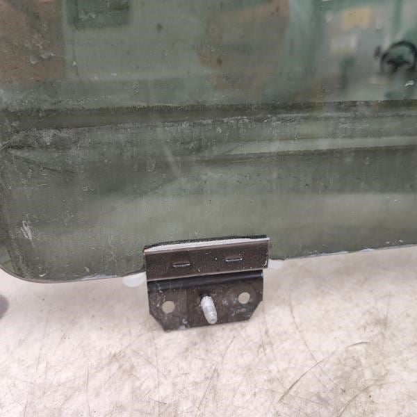 1999-12 Ford F250 SD Crew Cab Rear Right Side Door Window Glass F81Z-2625712-BA7