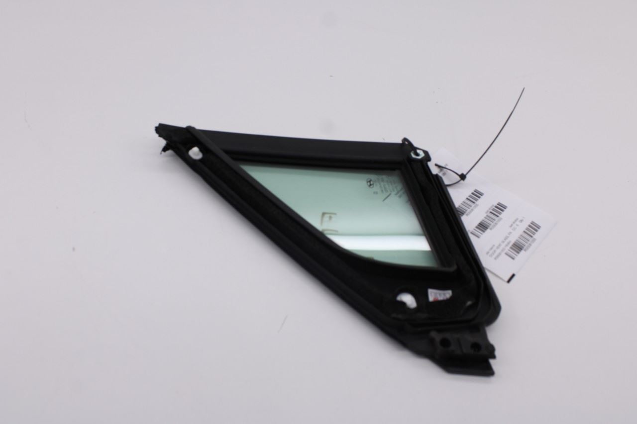 19-23 Hyundai Santa Fe SEL Front Right Side Door Quarter Vent Window Fixed Glass6