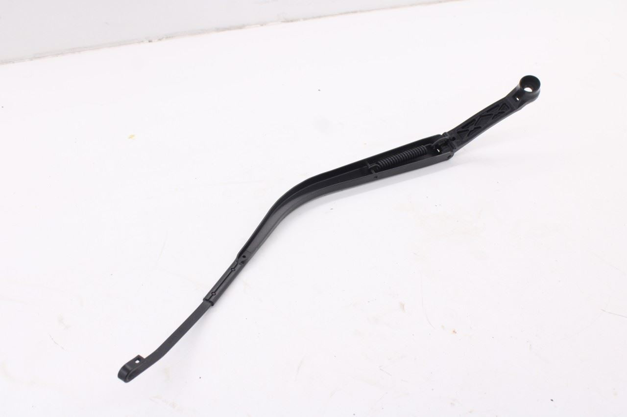 11-2025 Mitsubishi Outlander Sport SE Front Left and Right Windshield Wiper Arm3