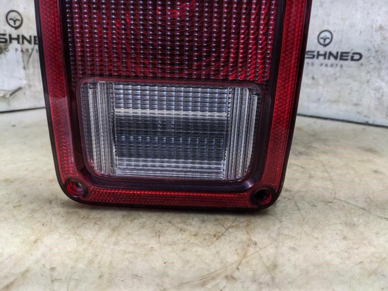 2007-2018 Jeep Wrangler Rear Right Passenger Side Tail Light Lamp 55077890AH OEM - Alshned Auto Parts