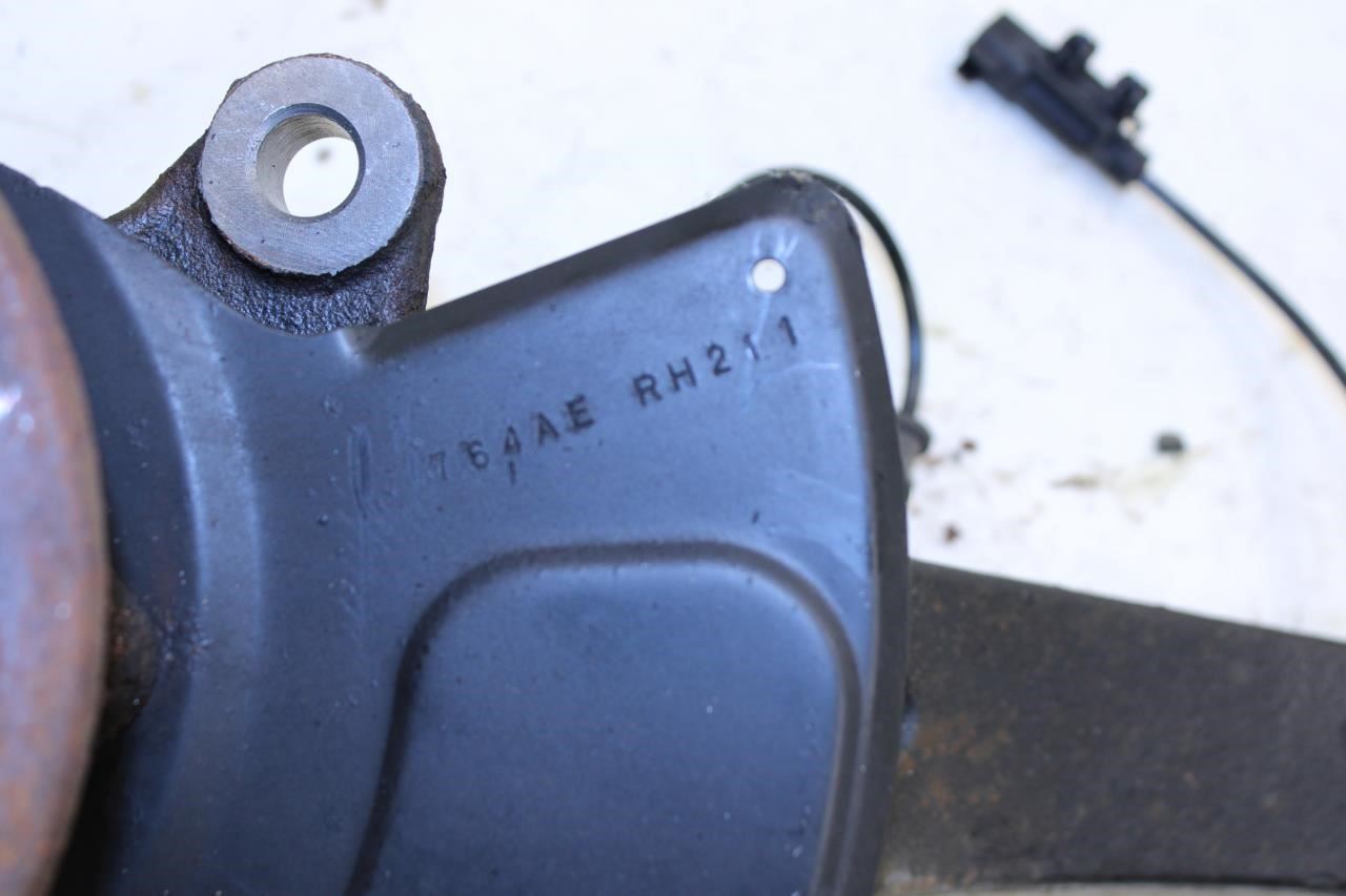 2011-2015 Jeep Grand Cherokee Limited Front Right Spindle Knuckle Hub 68022628AD - Alshned Auto Parts