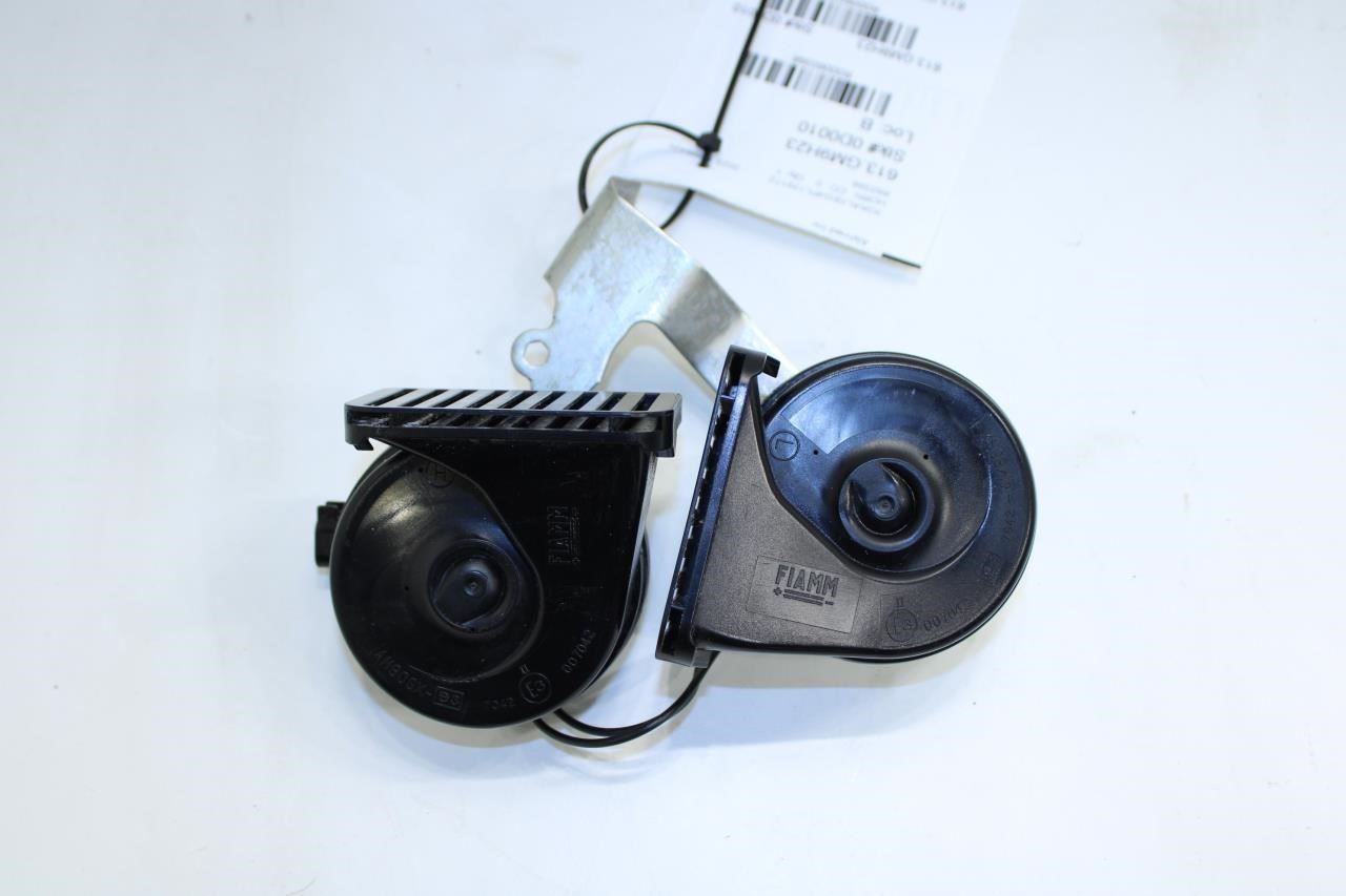 2018-2024 GMC Terrain Denali High and Low Note Horn w/ Bracket 84334536 OEM - Alshned Auto Parts