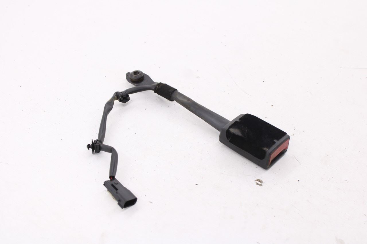 2015-17 Ford Mustang Convertible V6 3.7L Front Driver Left Side Seat Belt Buckle2