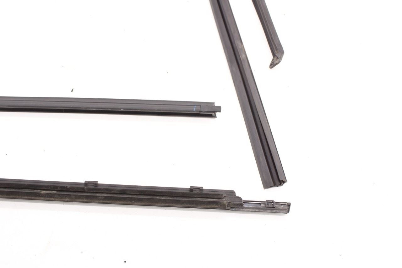19-20 Hyundai Santa Fe SEL Rear Right Door Run Channel w/ Belt Weatherstrip Set - Alshned Auto Parts