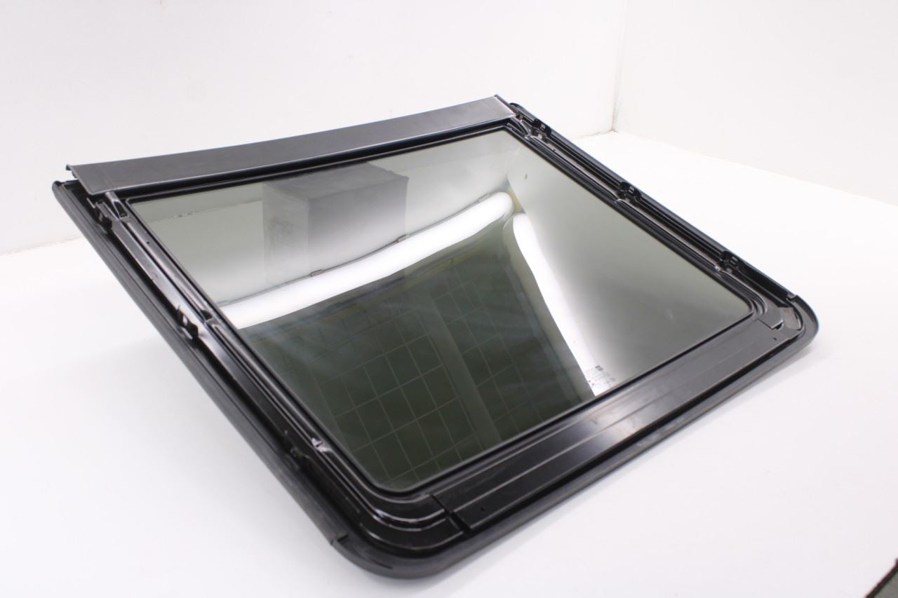 2018-24 Chevrolet Equinox LT Roof Rear Sunroof Stationary Window Glass 843743497