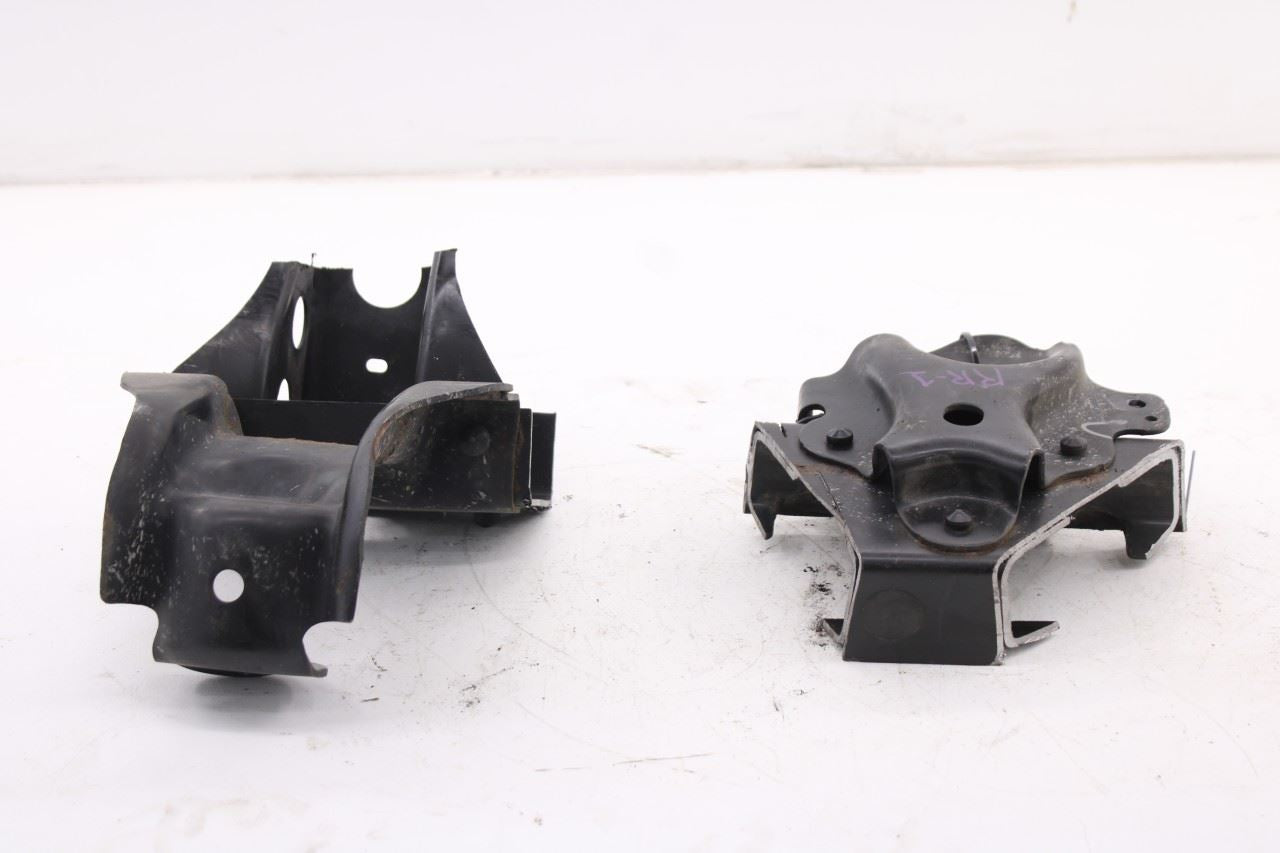 15-23 Toyota Tacoma SR5 3.5L Rear Frame Right Side Leaf Spring Mount Bracket Set0