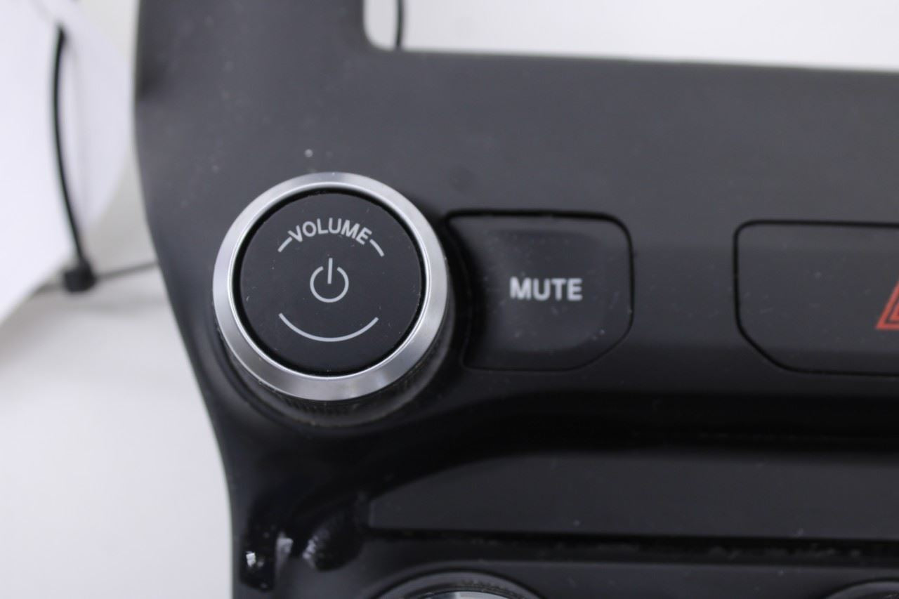 2019-2024 RAM 1500 Big Horn HVAC AC Heater Temperature Climate Control Panel2