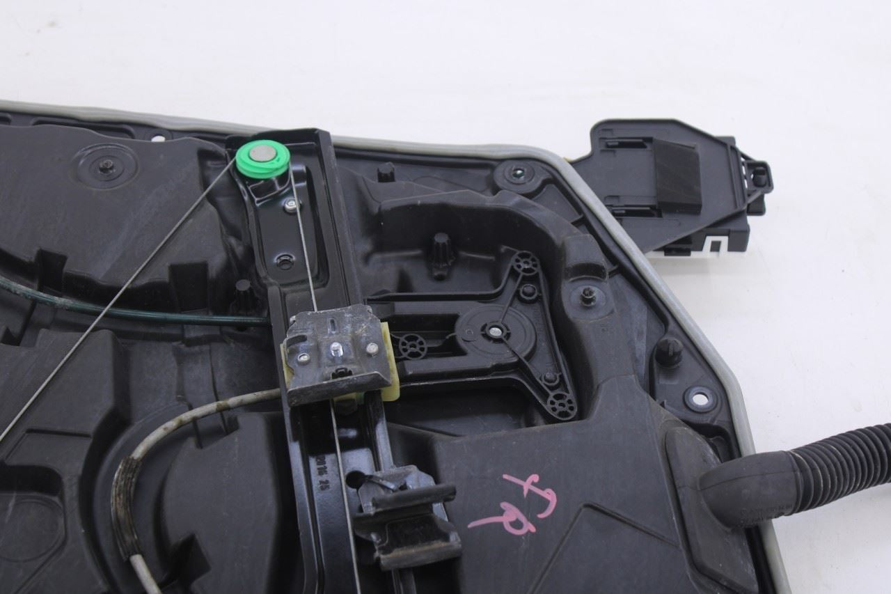 15-21 Mercedes-Benz C300 4Matic FR RH Door Window Regulator w/ Carrier and Motor18