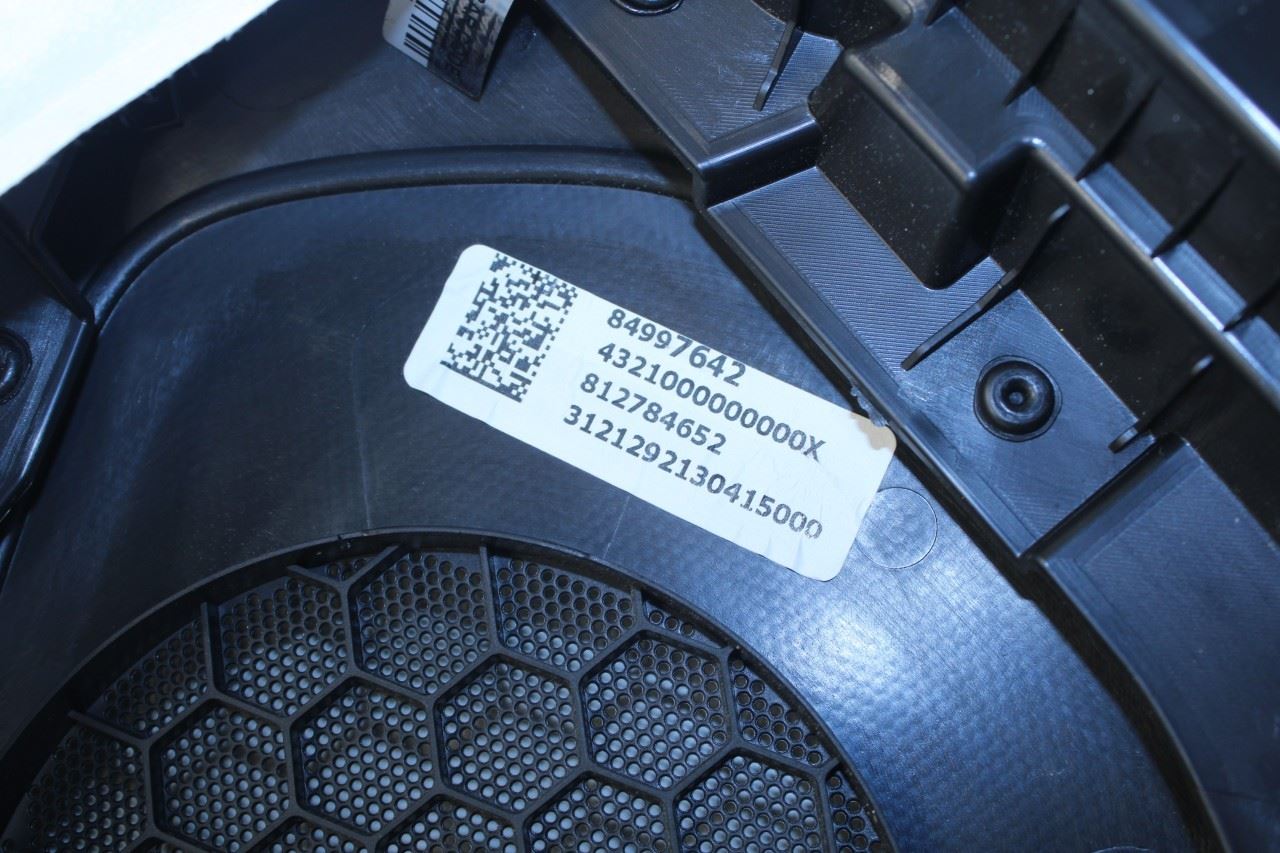 2021-2022 Chevrolet Blazer 2LT Rear Left Driver Side Door Trim Panel 84997642 - Alshned Auto Parts