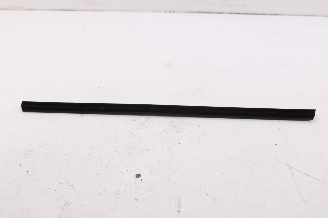 20-26 Hyundai Palisade Limited AWD Rear Left Door Molding Belt Weatherstrip Set11