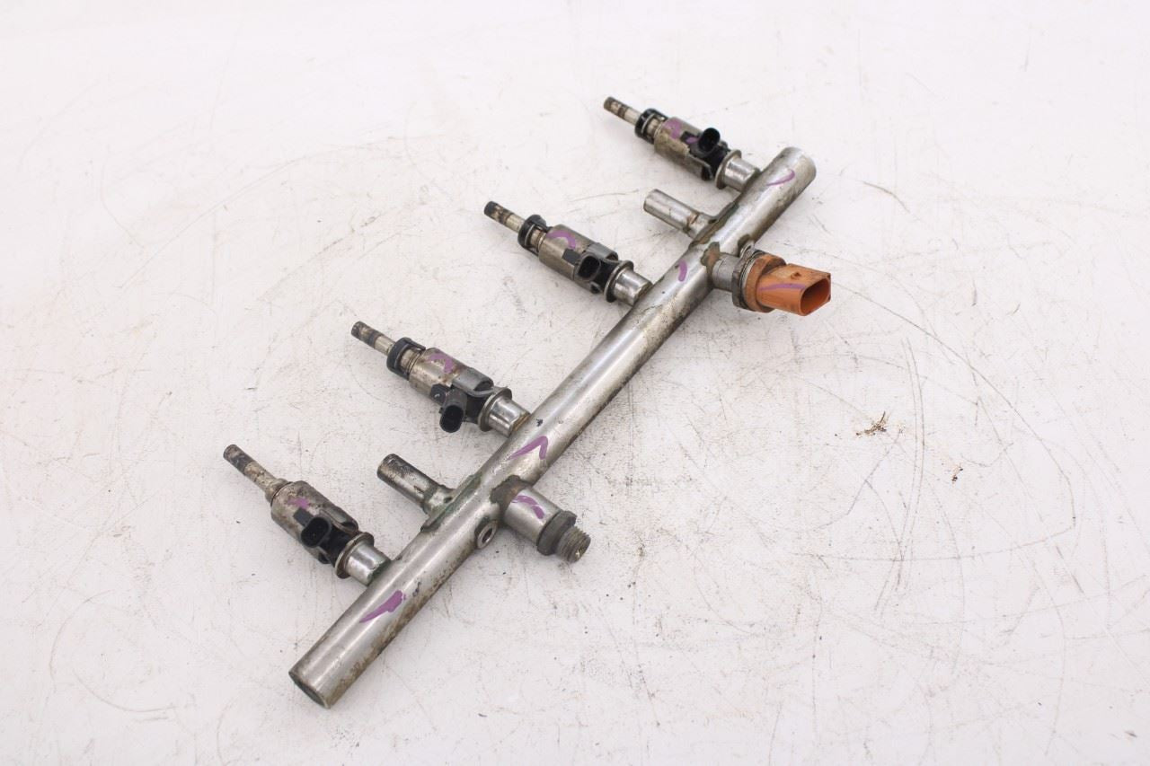 2013-2017 Audi Q5 Premium 2.0L Fuel Rail with Injectors 06H133317D OEM8
