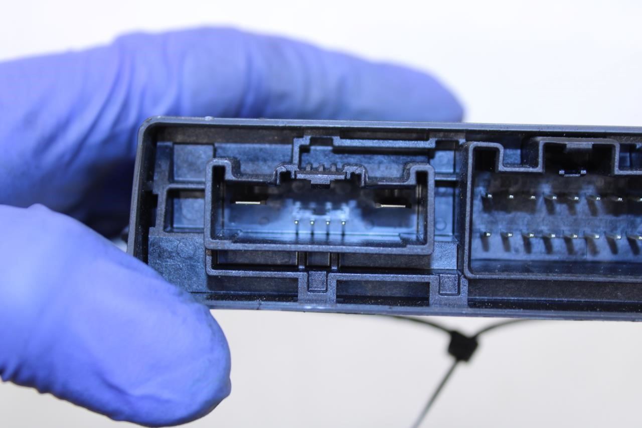 2024-2025 Cadillac XT4 Premium Front Left Seat Memory Control Module 13548444 - Alshned Auto Parts