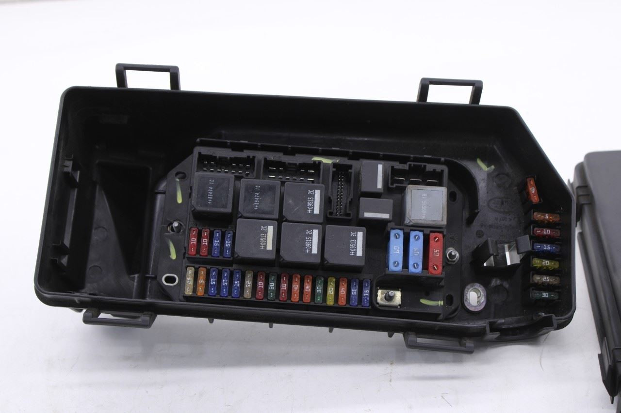 2010-2012 Land Rover Range Rover HSE 5.0L 4WD Engine Fuse Relay Junction Block - Alshned Auto Parts