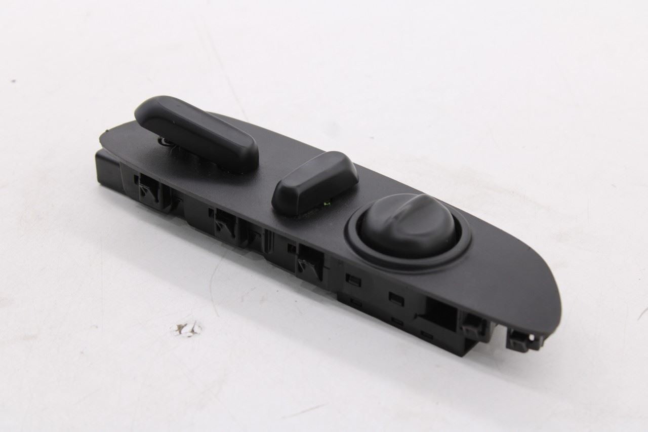 2018-2024 Chevrolet Equinox LT Front Left Power Seat Control Switch 25974714 OEM3