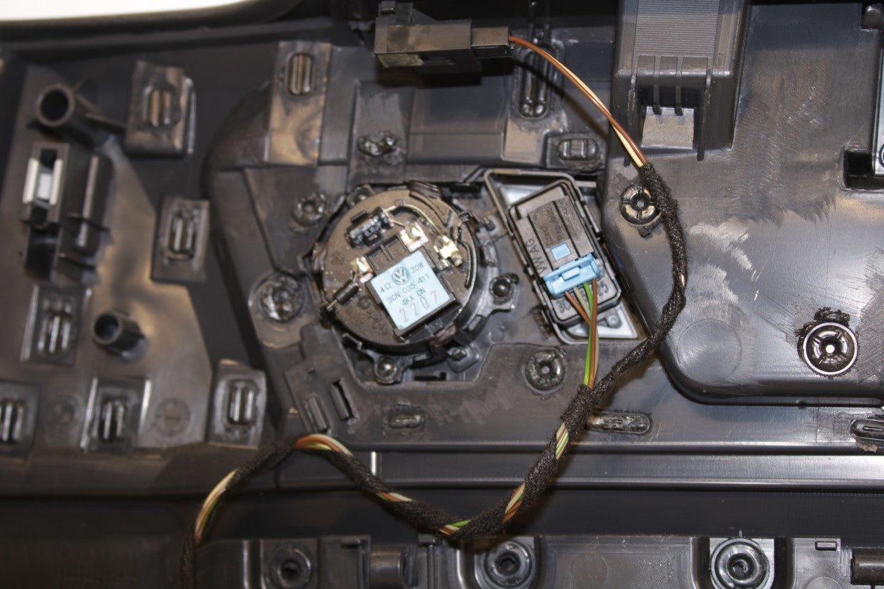 2018-2019 Volkswagen Atlas S Front Left Door Trim Panel 3CN867011EHSG OEM *ReaD* - Alshned Auto Parts